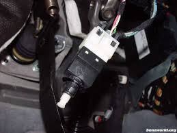 See U040E repair manual